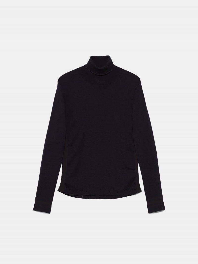 Kuroyuri turtleneck sweater in extrafine merino wool