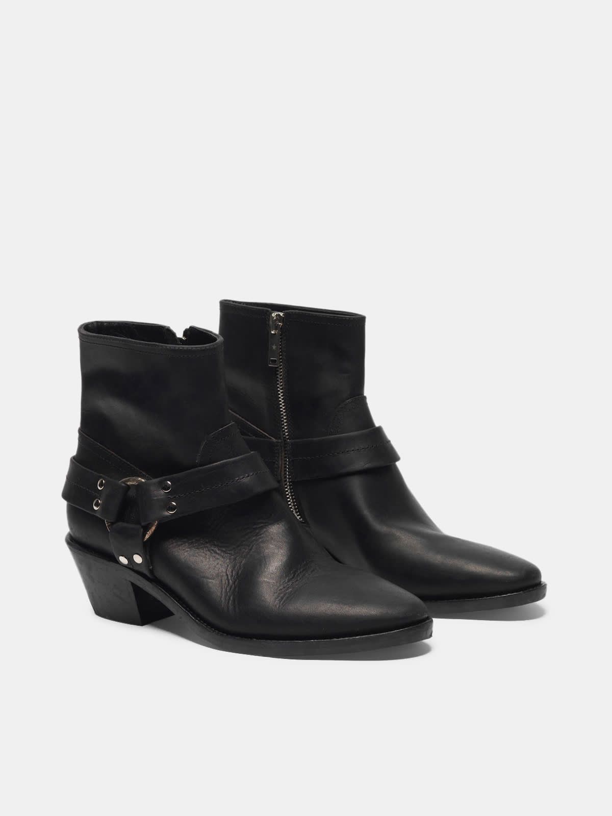 Bretagne ankle boots in leather with ankle buckle